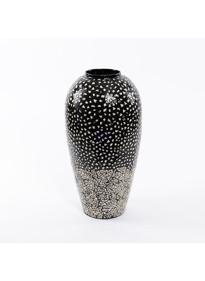 Orbit Handicraft Vase, Black And Eggshell - 23 cm - pzsku/Z4D37C7CB6284B8DB0A7CZ/45/_/1714548183/39c56e7f-714e-41e5-9ea6-f70c7ebfc7cd