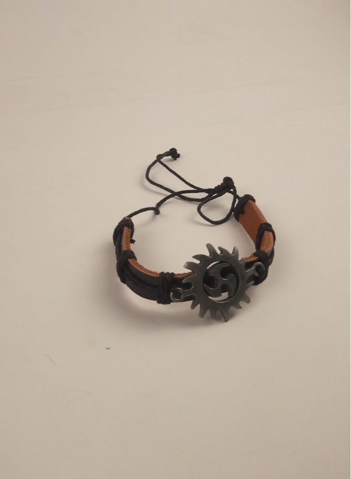 حظاظات رجالي أنيقة مصنوعة يدويا من أجود أنواع الجلد الطبيعي، مثالية للشباب الذين يبحثون عن إطلالة غير تقليدية - Image 1