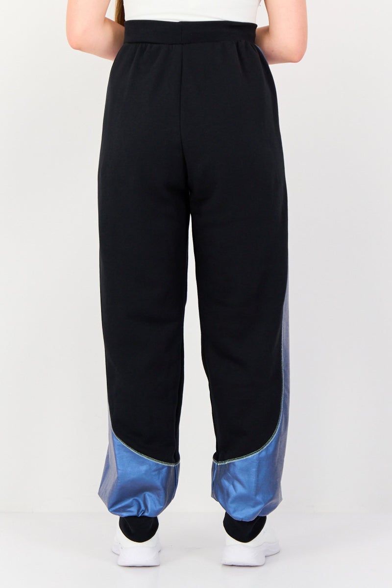 Nike Women Oversized Fit Outdoor Sweatpants, Multicolor - Image 4