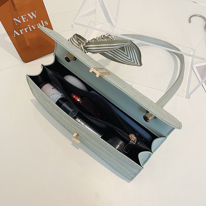 This Year'S Popular High-End Underarm Bag Women'S Fashion All-Match Shoulder Bag Spring Niche Baguette Bag - Image 4