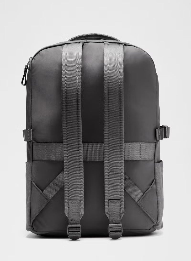 لولوليمون حقيبة كتف مزدوجة، رياضية، للمدرسة، للملابس اليومية، للمشي لمسافات طويلة، حقيبة ظهر كبيرة السعة 22 لتر - Image 4