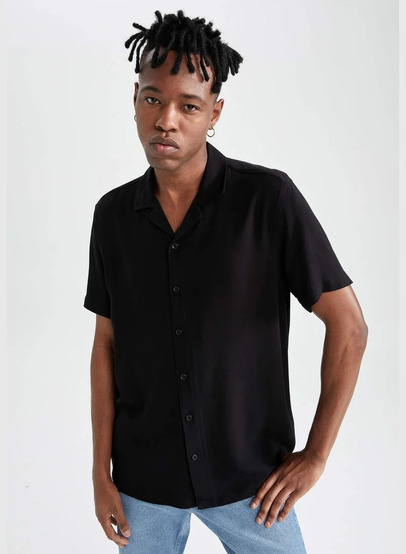 ديفاكتو Regular Fit Shirt