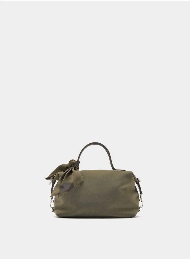 بارفوا حقيبة يد ذات ملمس ناعم