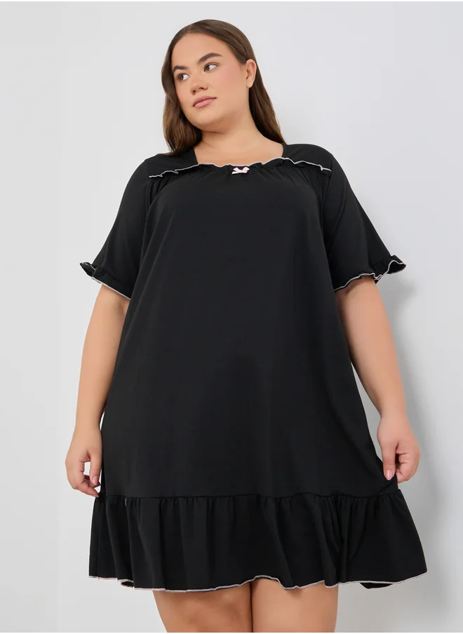 ستايلي Plus Size Contrast Lettuce Edge Gathered Neck Nightdress with Ruffle Hem