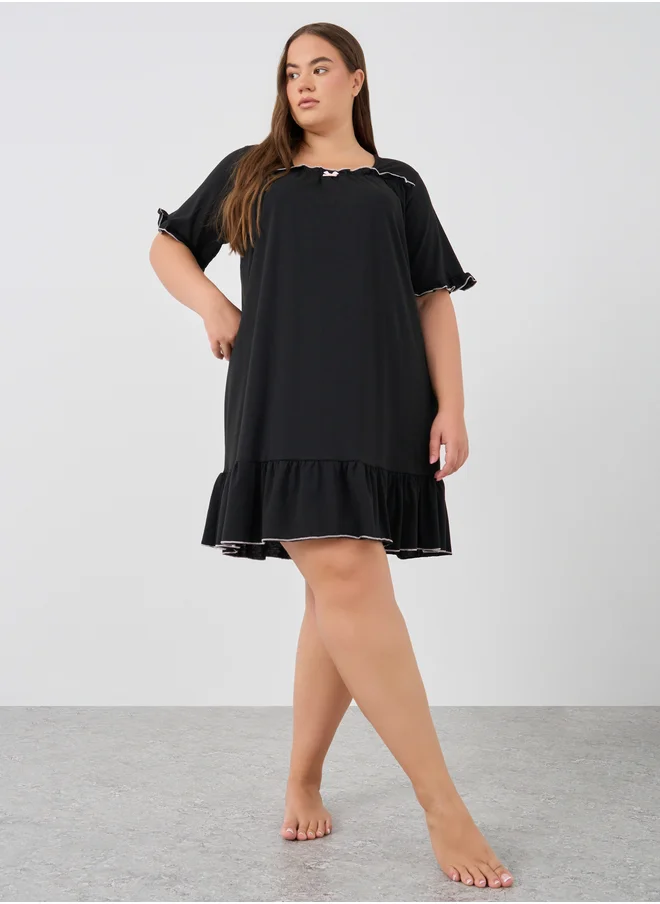 ستايلي Plus Size Contrast Lettuce Edge Gathered Neck Nightdress with Ruffle Hem