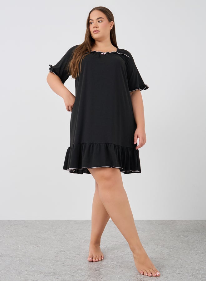 Styli Plus Size Contrast Lettuce Edge Gathered Neck Nightdress with Ruffle Hem - Image 1