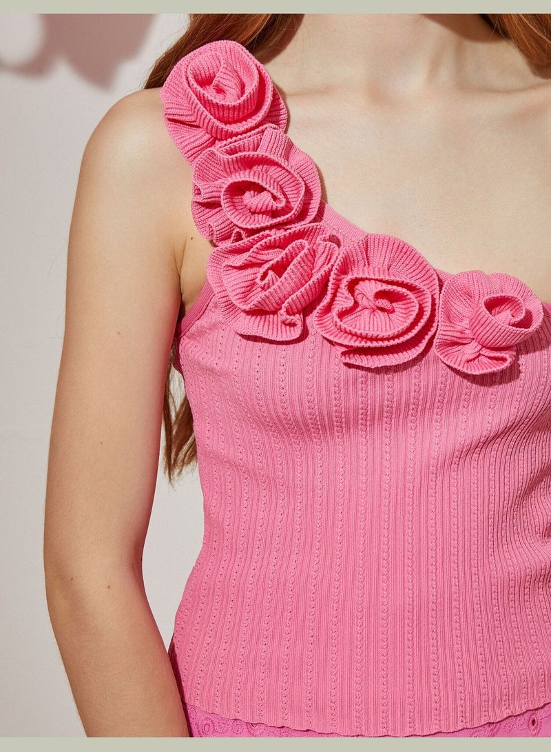 KOTON بلوزة بدون أكتاف بتفاصيل زهرية - Image 5