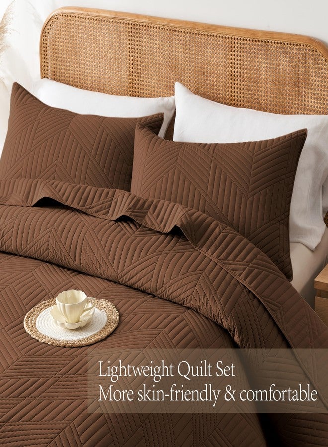 Davulos King/Cal King Quilt Set in Brown, Soft Reversible Microfiber Bedspread for All-Season Use in Bedroom or Dorm, Lightweight Modern Geometric Coverlet (1 Quilt, 2 Pillow Shams) - Image 3
