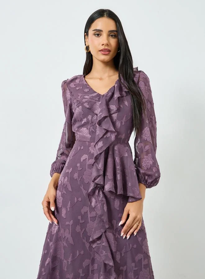 ستايلي فستان طويل أرجواني بأكمام طويلة وتفاصيل كشكش