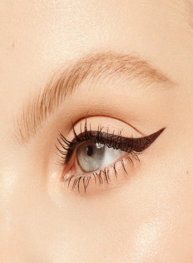 ميك اب فور ايفر محدد عيون أكوا ريزيست كولور إنك من ميك أب فور إيفر، 2 مل - لون 02 مات وود (بني داكن مطفي) - محدد عيون سائل مقاوم للماء والتلطخ ويدوم 24 ساعة - Image 4