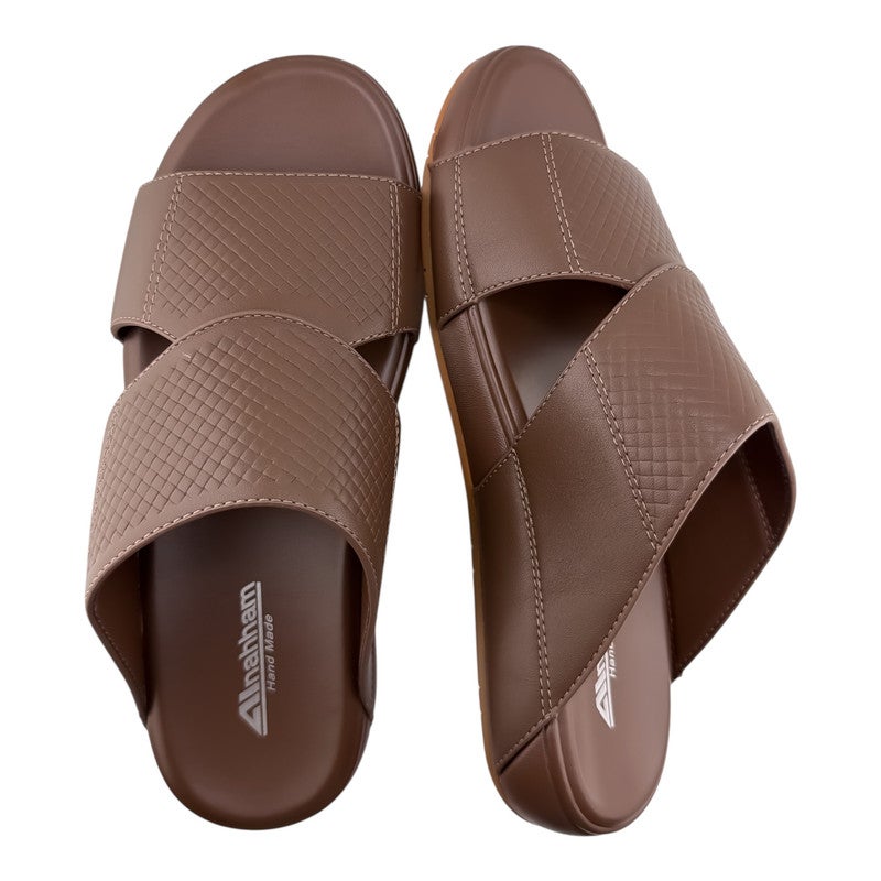 إيت صندل عربي يدوي الصنع للرجال من AET | شبشب رجالي خارجي | شبشب مفتوح من الأمام للاستخدام اليومي | جلد عربي أصلي| تصميم عربي جديد | نعل داخلي مطابق للون| مريح وخفيف الوزن - Image 2