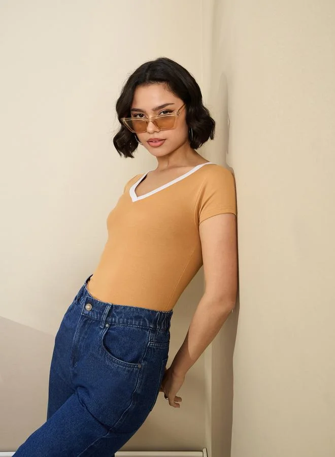 SASSAFRAS Women Tan Contrast Deep V Neck Fitted Crop T-Shirt