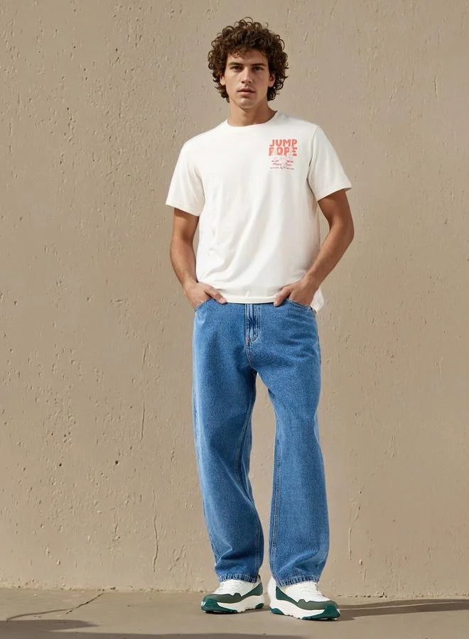 اس بي كاركترز تيشيرت رجالي بطبعة لعبة الحبار ورقبة دائرية وأكمام قصيرة