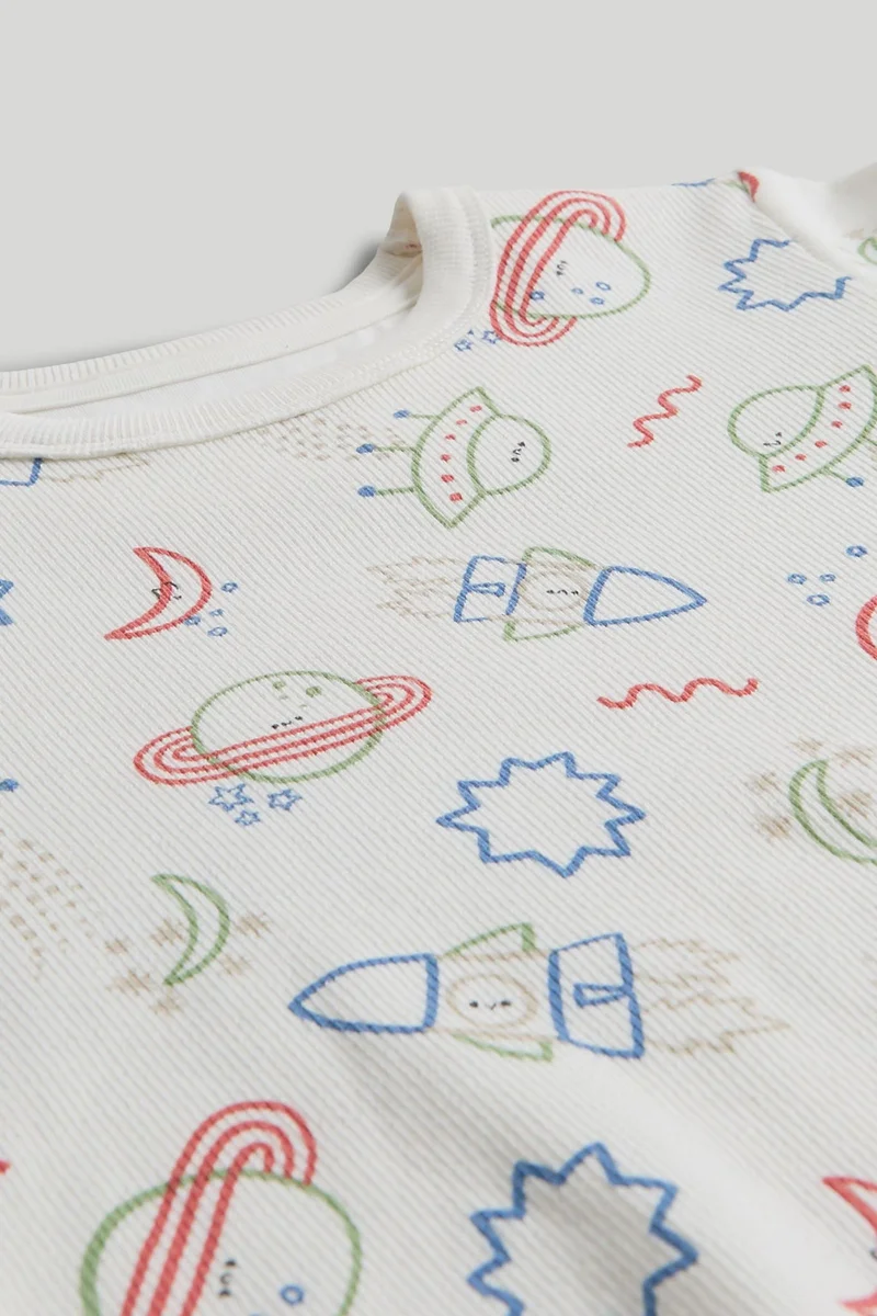 مذركير عبوة من قطعتين بيجامات مضلعة بتصميم الفضاء