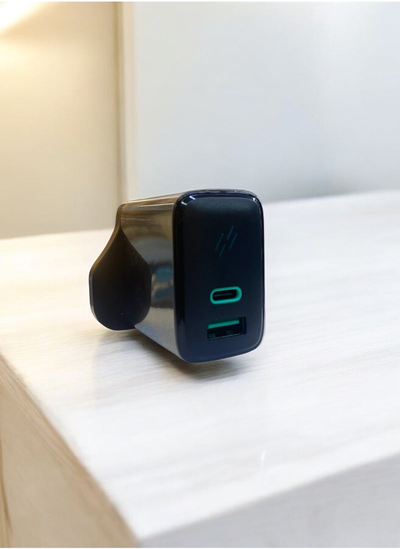 HEATZ DUAL POWER ADAPTER 25W FAST CHARGING COMPITABLE FOR ALL iPHONES and iPAD  - Image 2