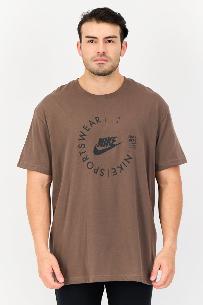 Nike تي شيرت رجالي بأكمام قصيرة مناسب للأنشطة الخارجية، بني - Image 1