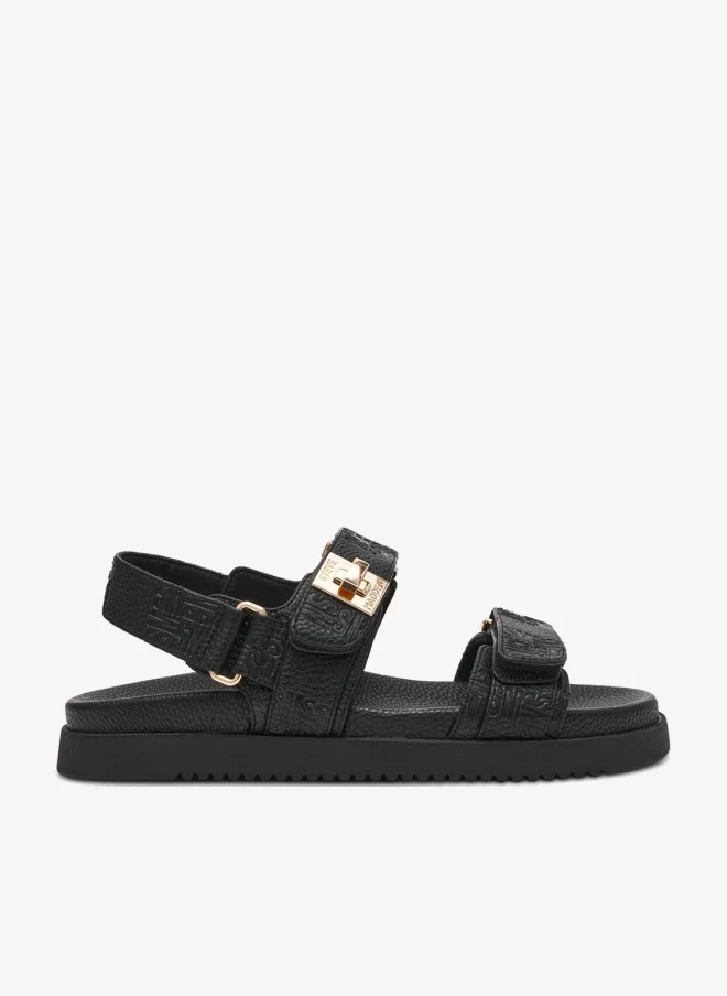 ستيف مادن صنادل مسطحة بحزام للكاحل