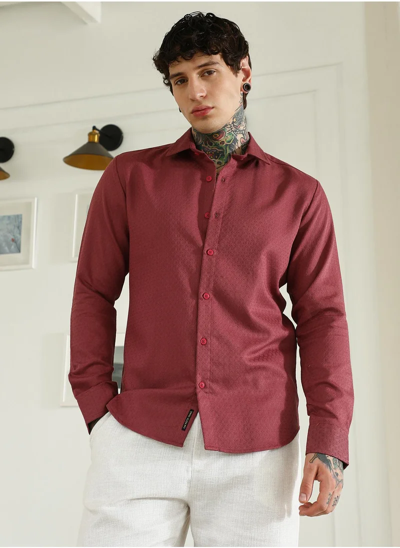 كامبوس سوترا Burgundy Textured Cotton Blend Full Sleeve Shirt For Men