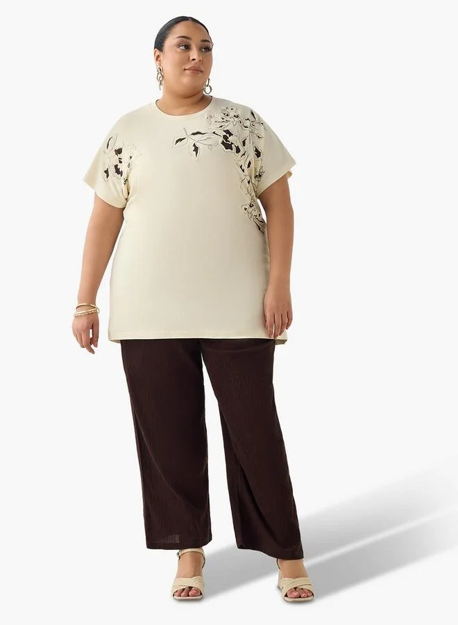  أولا بوبكن Ulla Popken Relaxed Fit T-shirt with Floral Embellished Detail