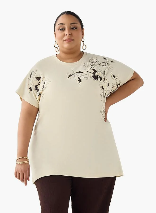  أولا بوبكن Ulla Popken Relaxed Fit T-shirt with Floral Embellished Detail