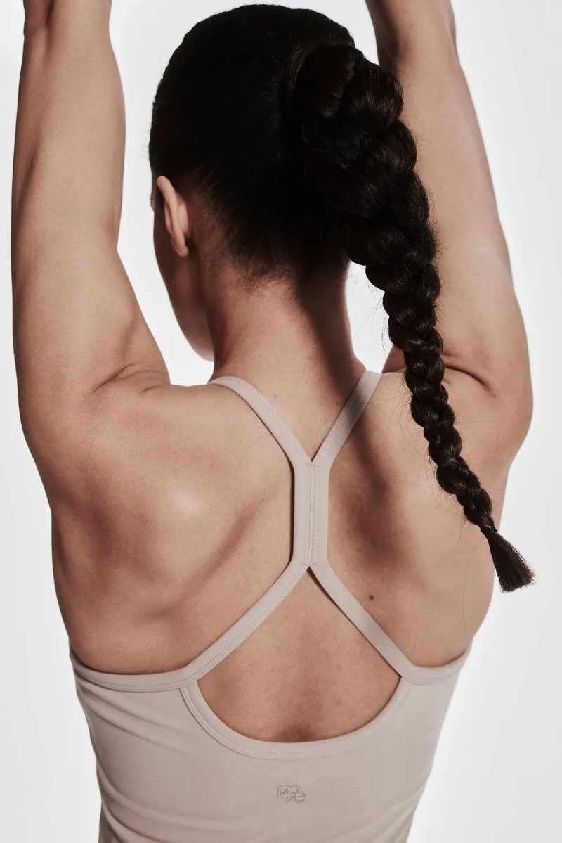 اتش اند ام Integral-bra sports strappy top with SoftMove™