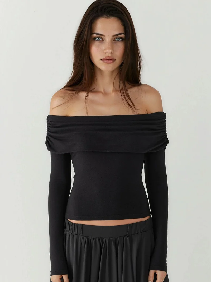 هيكاب بلوزة مكشوفة الكتفين بكسرات