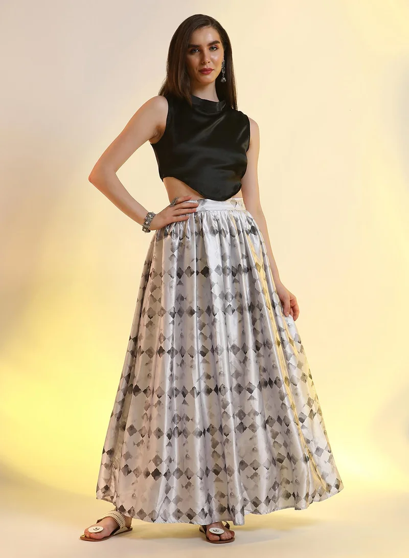  قصة Women's Midnight Black Geometric Blur Co-Ord Set