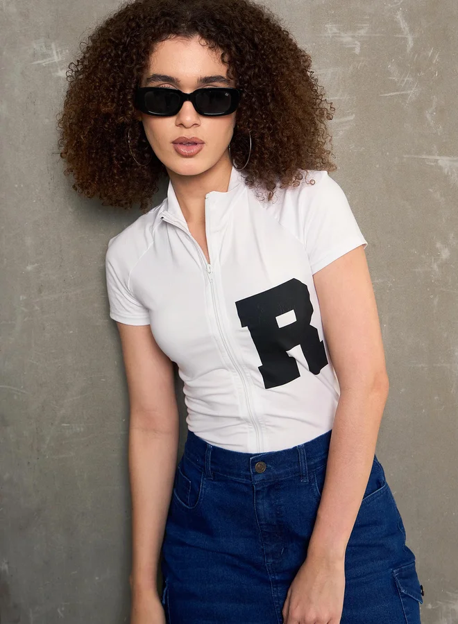 ساسافراس Sassafras White Front Zipper Initial Print Fitted T-Shirt