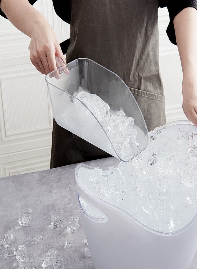 Restaurantware Met Lux 64 Ounce Ice Scoop 1 Flat Bottom Food Scoop - Beveled Front Edge Hanging Slot Clear PC Plastic Flour Scoop Lightweight For Ice Or Dry Ingredients - Image 4