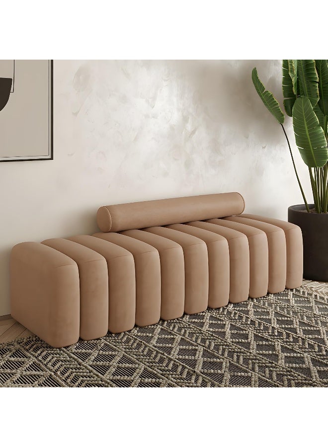 Zayn comforts Loveseat