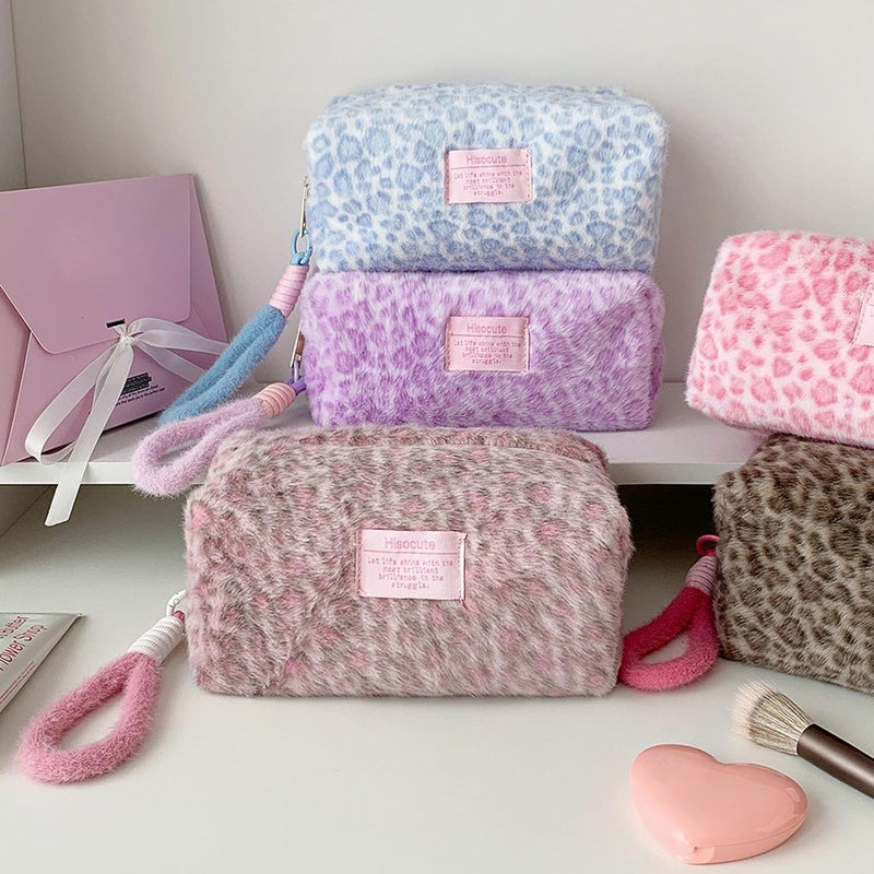 Winter Fashion Leopards Design Plush Travel Cosmetic Organizers Portable Handbag for Daily Essential Storage Large Capacity Travel Toiletry Bag - Image 4