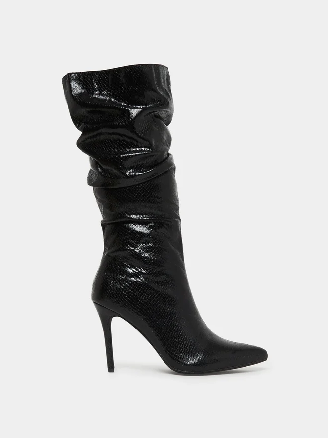 Styli Black Textured Ruched Boots