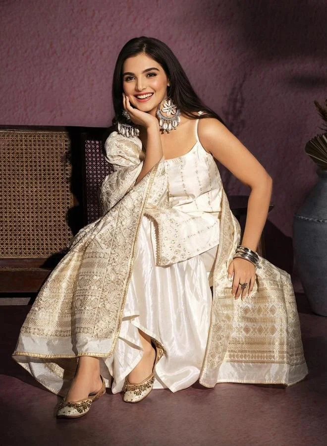 ISHIN Ishin Off White Rayon Kurta with Pants and Dupatta Set