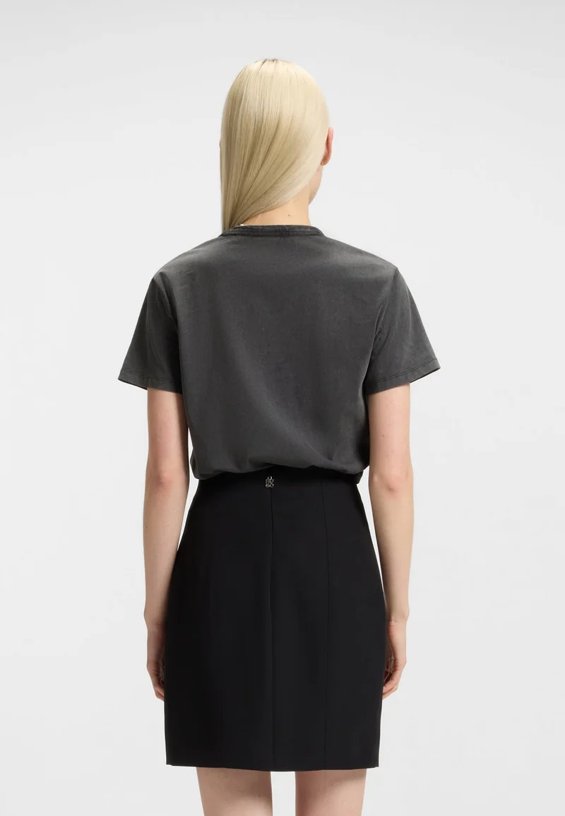 هوجو تيشيرت قطن جيرسيه برسومات شعار