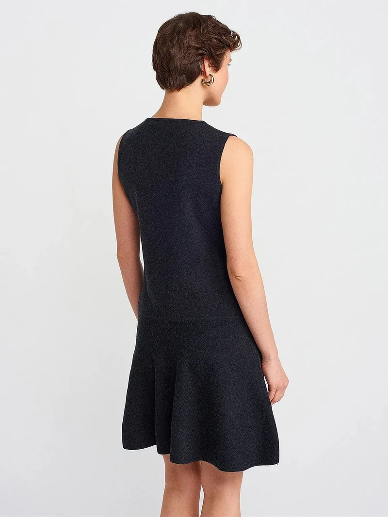 ديلفين DILVIN Sleeveless Seamless Knit Skater Mini Dress