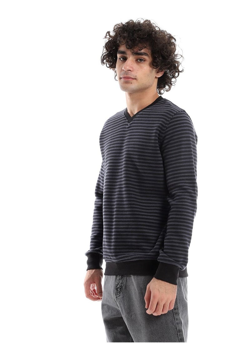 Caesar Mens V-Neck Stripped Sweatshirt  - Image 2