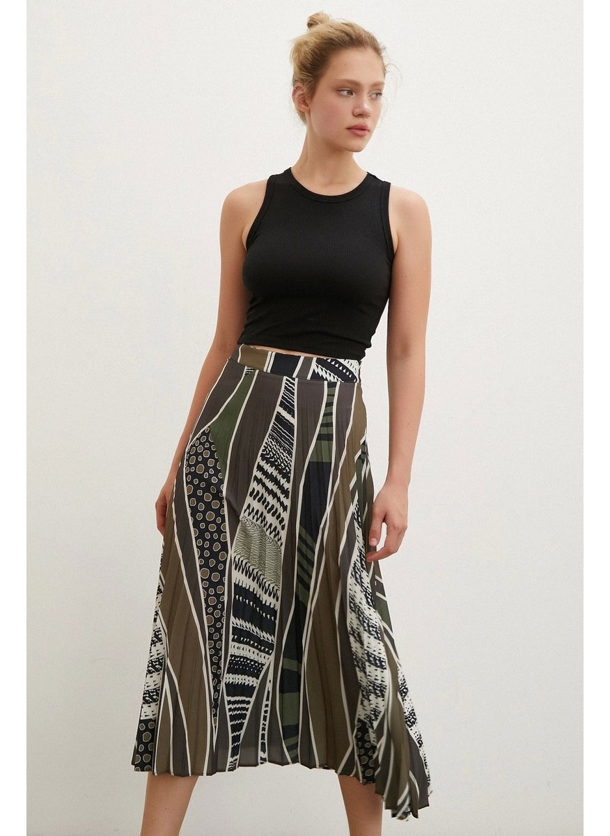Never More Patterned Pleated Skirt Khaki  - Image 1