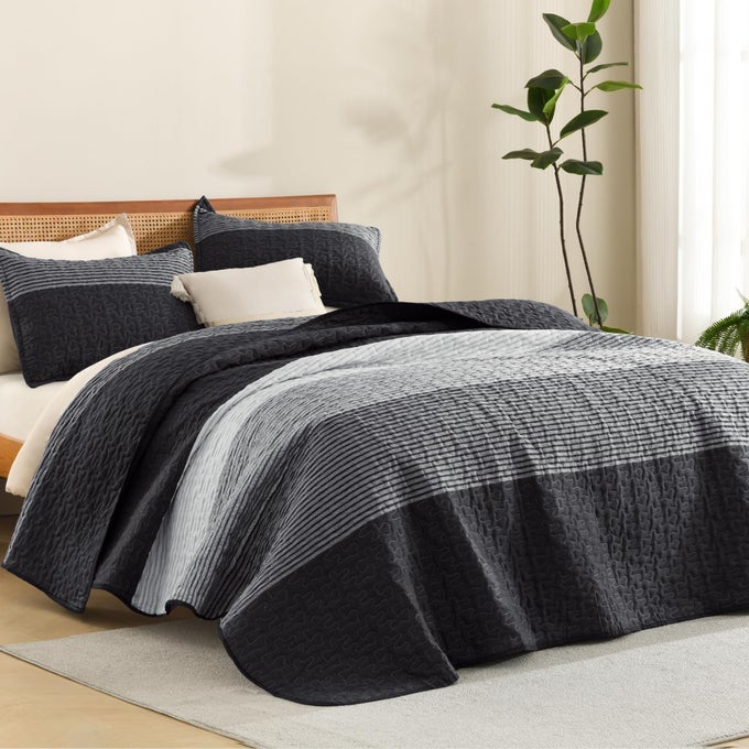 QUILT QUEEN SIZE BLACK GREY AND WHITE GRAY STRIPE PATCHWORK SUMMER BEDSPREAD COVERLET 3 PIECES SOFT LIGHTWEIGHT MICROFIBER COMFORTER BEDDING SET FOR ALL SEASON1 QUILT 2 PILLOWCASES