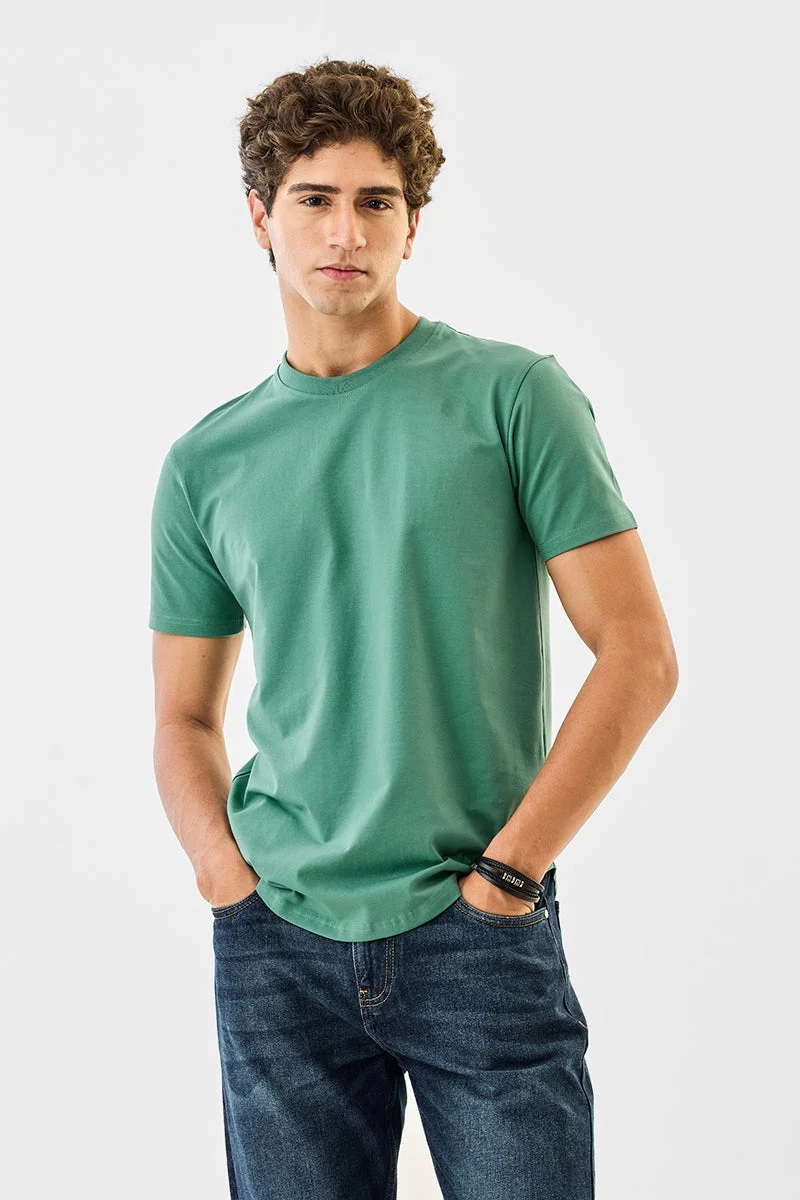 سنيتش تيشيرت بياقة دائرية بقصة ضيقة بتصميم تفاحة