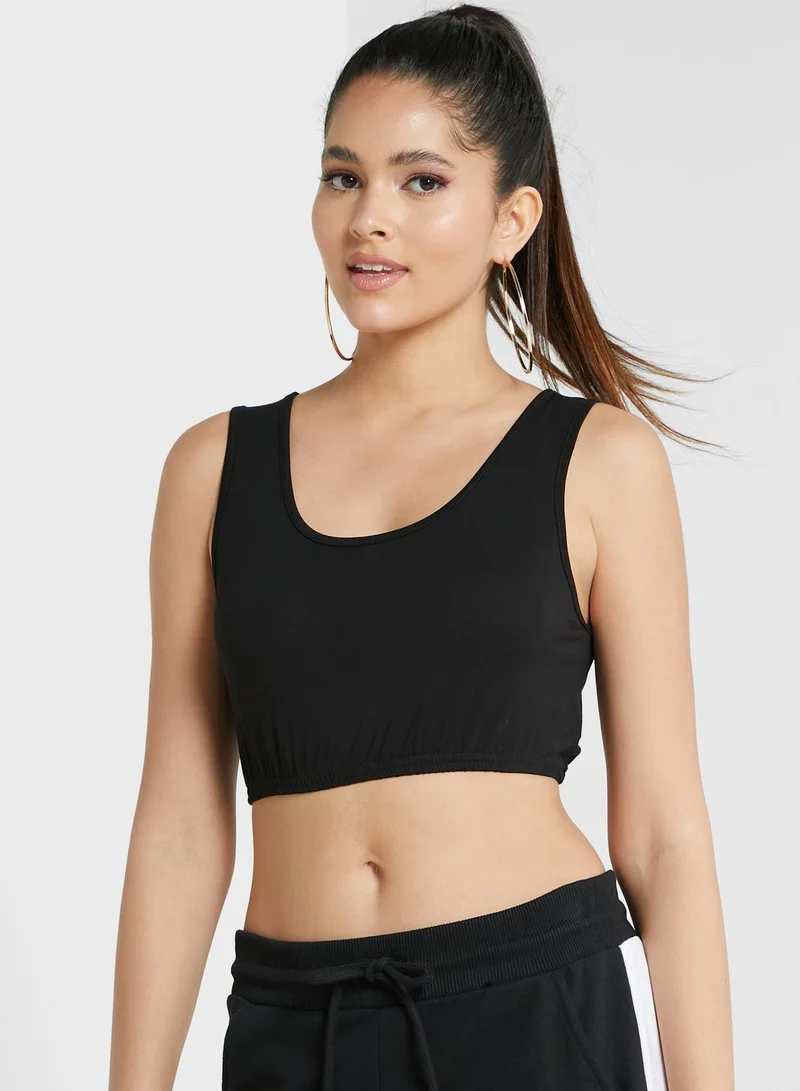 I Saw It First Petite Crew Neck Crop Top