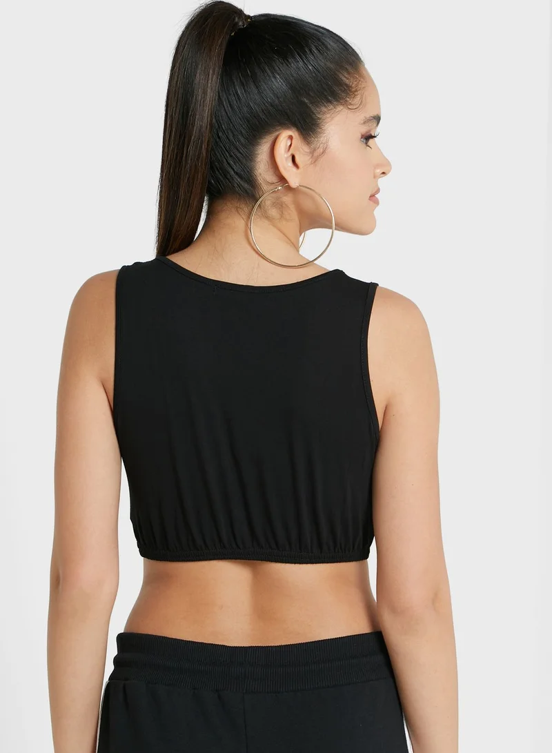 I Saw It First Petite Crew Neck Crop Top