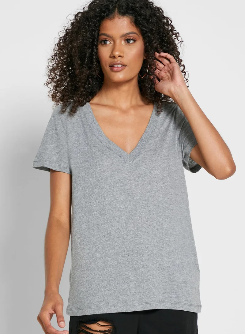 FOREVER 21 V-Neck T-Shirt