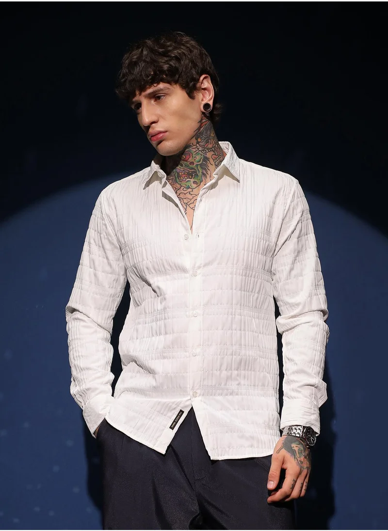 كامبوس سوترا Men's Cream White Grid-Tactile Shirt For Casual Wear | Spread Collar | Long Cuffed Sleeves | Button Closure | Shirt Crafted With Comfort Fit For Everyday Wear
