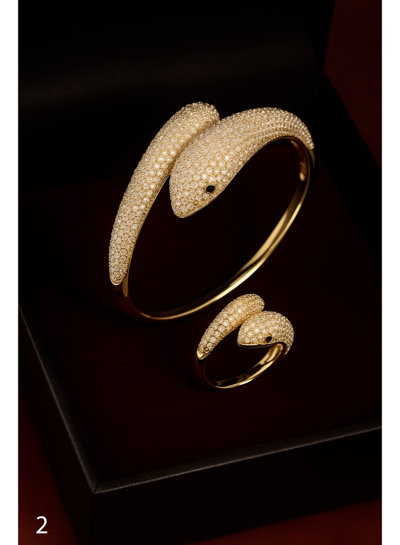 ثري دايموندز طقم اسورة وخاتم مطلي دهب بتصميم ثعبان مرصع بفصوص زركون لامعة – تصميم حصري وفاخر للنساء، هدية مثالية ومميزة - Image 1