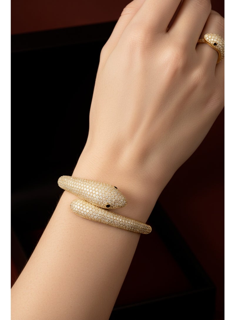 ثري دايموندز طقم اسورة وخاتم مطلي دهب بتصميم ثعبان مرصع بفصوص زركون لامعة – تصميم حصري وفاخر للنساء، هدية مثالية ومميزة - Image 3