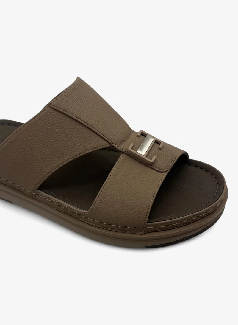 الهدف المشي المرموق