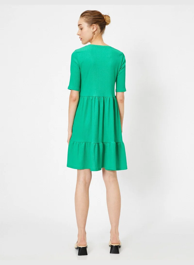 كوتون فستان بتفصيلة كشكش