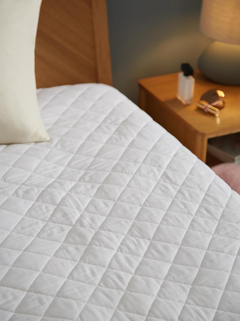 Ans King Size Water Proof Quilted Mattress Protector 72x78 Inches Super Soft High Absorbent Rectangle with Quilted Fabric Cozy Fabric Heat Resistence Anti Bacterial White Mattress Protector - Image 4