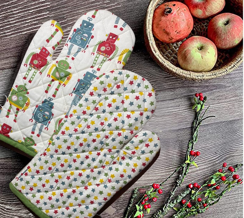 SAJAVAT HOME SAJAVAT HOME Cotton Quilted Printed Oven Glove 6X11 Inches White Pack of 2 - Image 1