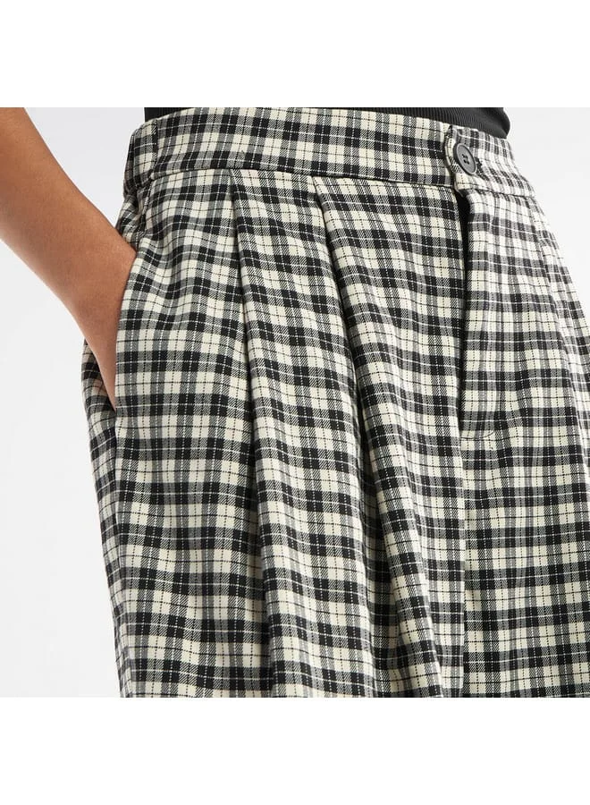 Splash FAV Checked Pants with Button Closure and Pockets